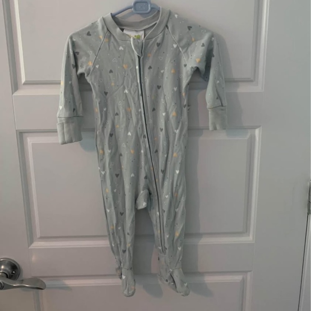 Very soft Little Heart Pajamas in perfect condition